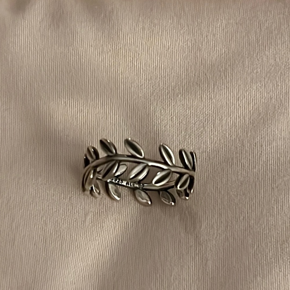 Pandora Laurel Wreath Ring